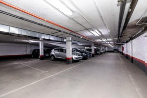 13m² Garage in Cuatro Caminos, Spain No. 118545