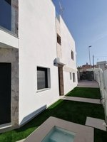 3 bedrooms House in Torrevieja, Spain No. 12096 - Image 8