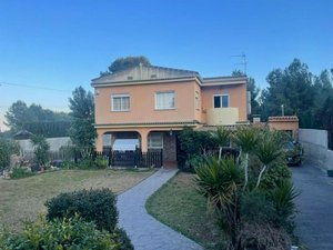 5 bedrooms House in Torrent, Spain No. 121678