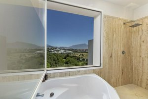 4 bedrooms Villa in Malaga, Spain No. 124924