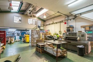 396m² Commercial property in San Fernando de Henares, Spain No. 125112