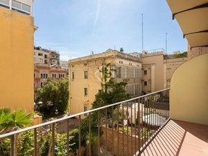3 bedrooms Apartment in Eixample, Spain No. 127782