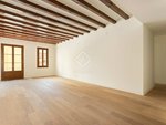3 bedrooms Apartment in Eixample, Spain No. 127782 - Image 2