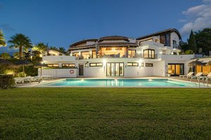 10 bedrooms Villa in Malaga, Spain No. 128006