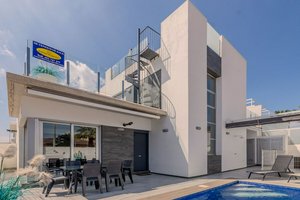 3 bedrooms House in Daya Nueva, Spain No. 129369