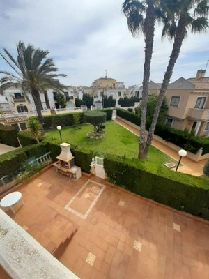 5 bedrooms Building in Torrevieja, Spain No. 13205