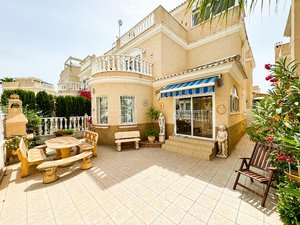 3 bedrooms Villa in Alicante, Spain No. 13207