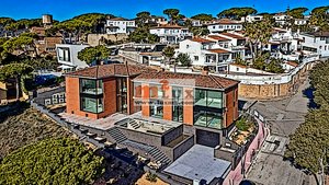 5 bedrooms Villa in Sant Feliu de Guixols, Spain No. 13351