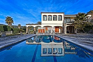 5 bedrooms Villa in Calonge, Spain No. 13369