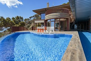 6 bedrooms Villa in Sant Feliu de Guixols, Spain No. 13385