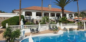 8 bedrooms Villa in Callao Salvaje, Spain No. 13856