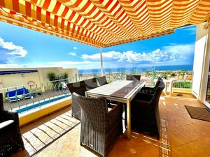 5 bedrooms Villa in Callao Salvaje, Spain No. 13859