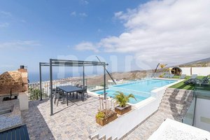 6 bedrooms Villa in Torviscas, Spain No. 13934