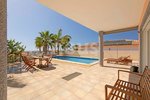 4 bedrooms Villa in Callao Salvaje, Spain No. 13993 - Image 6