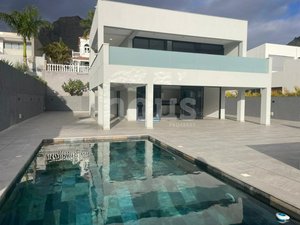 5 bedrooms Villa in Adeje, Spain No. 14022