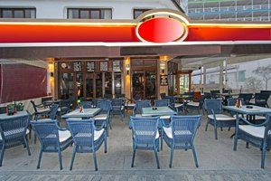 90m² Commercial property in Santa Ponsa, Spain No. 14210