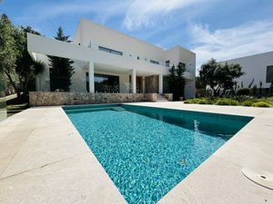 4 bedrooms Villa in Santa Ponsa, Spain No. 14647