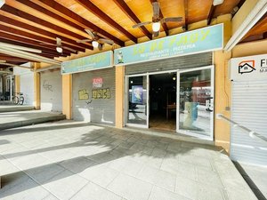 90m² Commercial property in Santa Ponsa, Spain No. 14760