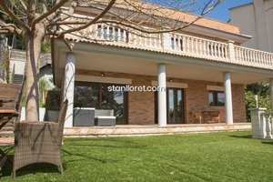 4 bedrooms Villa in Lloret de Mar, Spain No. 14829