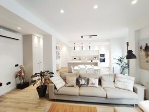 4 bedrooms Apartment in Valencia, Spain No. 15144