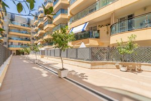 1 bedroom Apartment in Estepona, Spain No. 154528