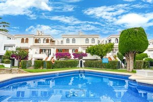 3 bedrooms Townhouse in Estepona, Spain No. 155026