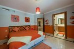5 bedrooms Villa in Marbella, Spain No. 18787 - Image 9