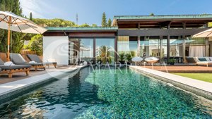 5 bedrooms Villa in Marbella, Spain No. 18998