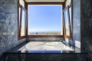 6 bedrooms Villa in Malaga, Spain No. 21047