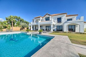 6 bedrooms Villa in Malaga, Spain No. 21125