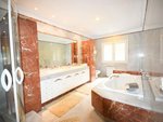 4 bedrooms Villa in Marbella, Spain No. 21771 - Image 16