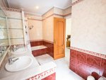 4 bedrooms Villa in Marbella, Spain No. 21771 - Image 17