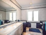 4 bedrooms Villa in Marbella, Spain No. 21771 - Image 22
