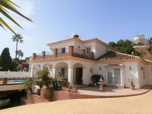 4 bedrooms Villa in Mijas, Spain No. 23575