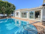4 bedrooms Villa in Estepona, Spain No. 23631 - villa in Spain