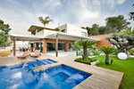 5 bedrooms House in L'Eliana, Spain No. 24152 - house in Spain