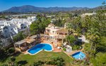 8 bedrooms Villa in Estepona, Spain No. 24234 - Image 10