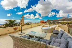 6 bedrooms Villa in Arona, Spain No. 25438