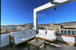 2 bedrooms Penthouse in Eixample, Spain No. 26463