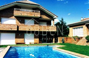5 bedrooms House in Sant Just Desvern, Spain No. 27155