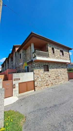 3 bedrooms House in Pontevedra, Spain No. 27169