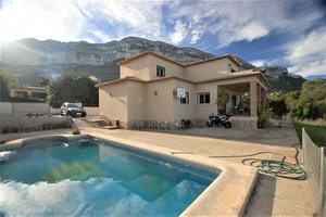 4 bedrooms Villa in Denia, Spain No. 27357