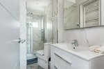 3 bedrooms Apartment in Ciutat Vella, Spain No. 28442 - Image 2