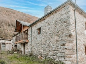 447m² Building in Leon, Spain No. 29712