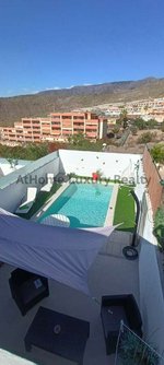 3 bedrooms House in Adeje, Spain No. 29753 - Image 2