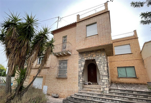 6 bedrooms Villa in Serra, Spain No. 3137