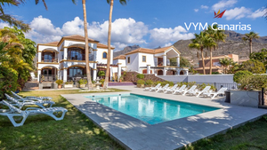 5 bedrooms Villa in Adeje, Spain No. 3172