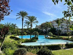 4 bedrooms Apartment in Marbella Golden Mile, Spain No. 3342