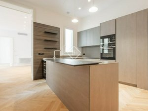 2 bedrooms Apartment in Ciutat Vella, Spain No. 33970
