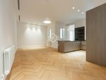 2 bedrooms Apartment in Ciutat Vella, Spain No. 33970 - Image 5